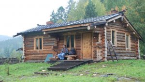 Незваный гость из тьмы леса. Атака на охотничье зимовье. Таежные истории.