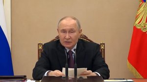 Путин поручил вернуть российскую экономику на траекторию устойчивого роста