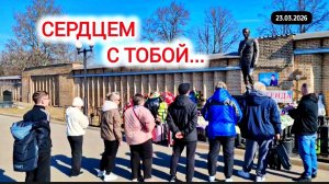 Традиционно в дату памяти: поклонники собираются у могилы Юрия Шатунова на Троекуровском кладбище