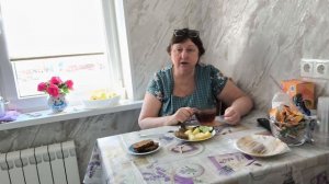 23 марта. Дела домашние, лук подстригла, рассаду закаляю.