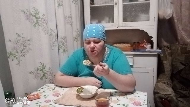 Завтрак по расписанию ☺️. Приятного аппетита кто со мной 😉. смотреть онлайн