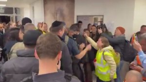 Израильтянка напала на министра нацбезопасности Итамара Бен Гвира