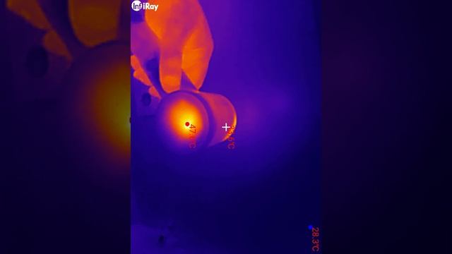 фен для волос Scarlett SC-HD70I43 под тепловизором