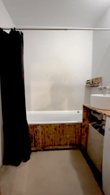 пер. Калашникова 1