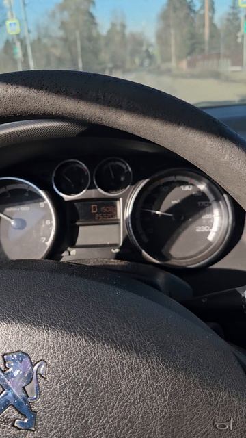 Пежо308 троит ,но едет!