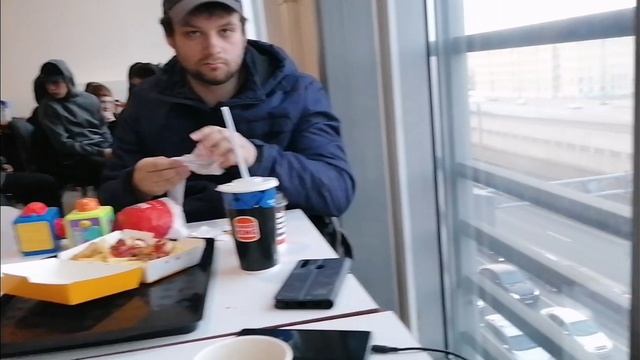 Как я зарабатываю лазая по мусоркам Питера? Dumpster Diving