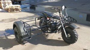 Мотоцикл СПРИНТ (Ижтехмаш), на колесах 10" (резина 23х7-10"). С боковым грузовым прицепом.