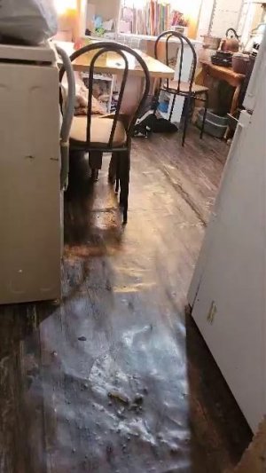 я убераюсь в сваее комнате