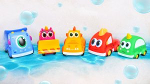 КЫШ, ПЕНА, УЛЕТАЙ! 🎶🧼 КУПАЕМ МАШИНКИ МОКАС И ПОЁМ ВЕСЁЛУЮ ПЕСЕНКУ! 🚗✨