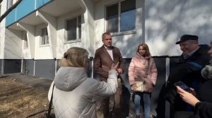 Много говорит, приём осуществляется избирателей выборочно на своё усмотрения 🤬