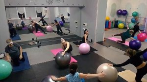 Фитбол-тренировка на все тело