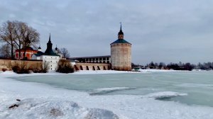 У стен Иоанновского монастыря на берегу Сиверского озера г.Кириллов Вологодская обл