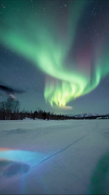 Дрон под Северным сиянием: волшебство ночного неба #дрон #Северноесияние #красота