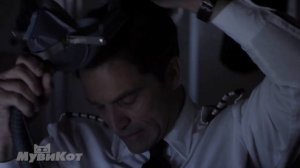 В самолёте всё начинает трястись, и никто не понимает почему