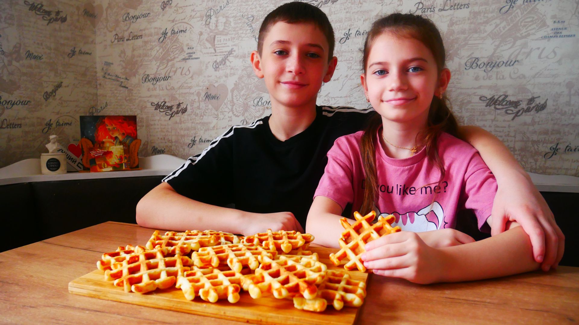 ГОТОВЯТ ДЕТИ Вафли на кефире в вафельнице Рецепт вкусных вафель