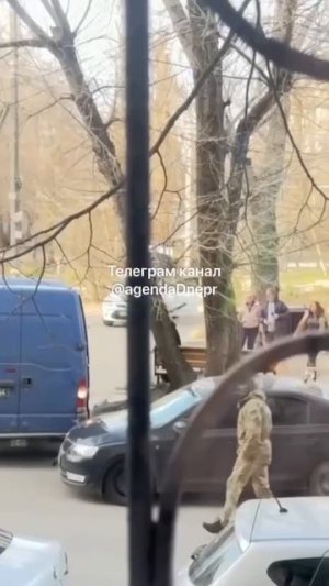 ⚡️Моснейрофильм, г. Днепропетровск.
ТЦК пытались мобилизовать мужчину, но в дело вмешались граждане