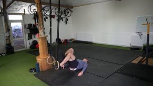 Сгибание ноги на бицепс бедра в кольцах (одна нога) / Single leg hamstring curls rings