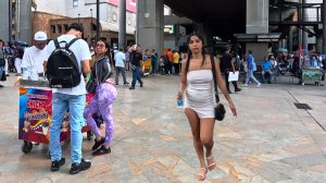 Именно такие женщины заставляют мужчин приезжать в Медельин, Колумбия.