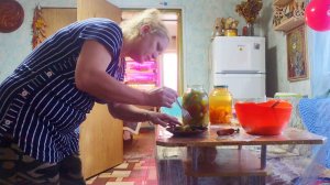 Запасы из погреба,Не бойся что будет больно,Спит где хочет