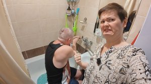 Через СКАНДАЛ, Муж сделал подарок на ГОДОВЩИНУ свадьбы СВОИМИ РУКАМИ, ставит новый смеситель) Влог