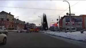 Тётя подрезает с 4 полосы