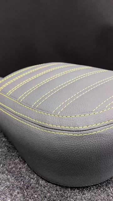 Перетяжка сиденья мотороллера