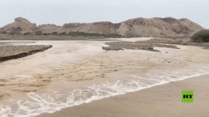 أمطار غزيرة وعواصف رعدية تجتاح الإمارات وسلطنة عمان