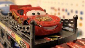 МУЛЬТИК ДЕТСКИЕ МАШИНКИ ТАЧКИ НА АВТОВОЗЕ. АВТОВОЗ ВЕЗЕТ МАШИНКИ.