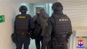 В Калининграде полицейские задержали подозреваемого в мошенничестве и распространении наркотиков
