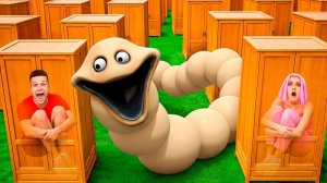 ПРЯТКИ В ШКАФАХ ОТ HUNGRY WORM В 3:00 НОЧИ