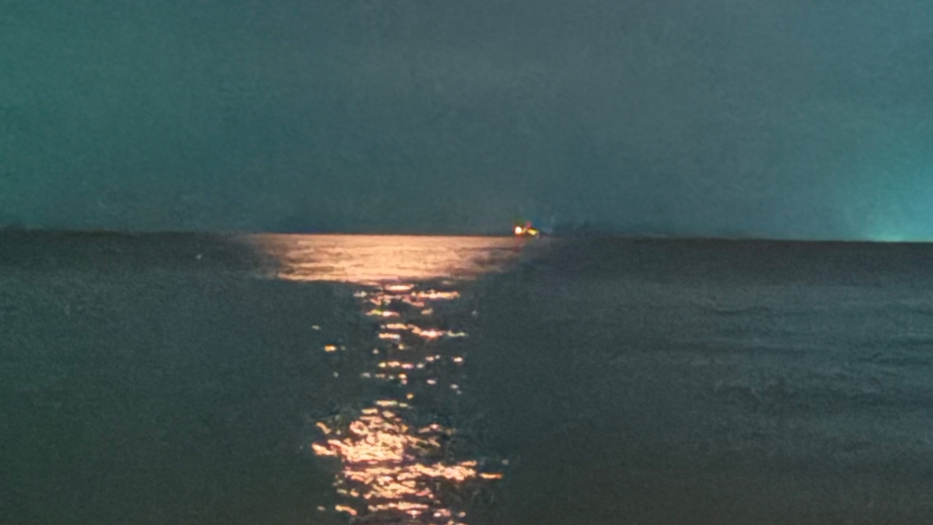 Ланта. Ночной фуд-корт.