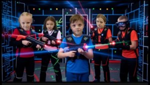 поехали на день рождения к другу