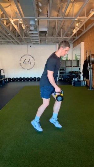 Kettlebell-Drop-Lunges | Дропы - остановки с гирей в сплит/ритм-остановки