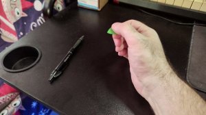 Постановка правой руки гитариста.