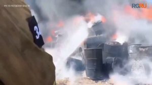 В Ростовской области тушат пожар на складе ГСМ