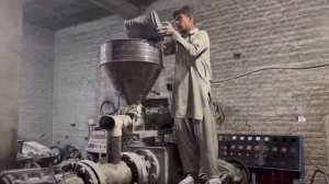 Переработка миллионов пластиковых бутылок. Пакистан [ae43520e5f7cd2308ea49f85b3e90258] [720p]