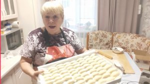 Сегодня у меня пельмени // пельменное тесто // она меня достала 🥴🤦/