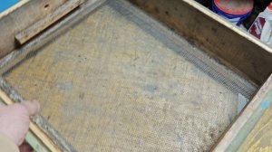 Крутое но простое дно улья с пыльцесборником