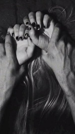 Притворись, что меня ты любишь