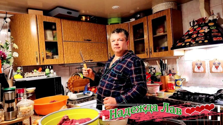 План дня выполнен: тушёнка — есть, рассада — взошла, закат — шикарный!