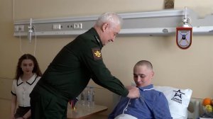 Белоусов вручил "Золотую Звезду" бойцу, который в одиночку держал оборону в ДНР.