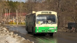 Автобус Mercedes-Benz O305 № Т 017 СМ 96 маршрут 90 следует по улице Изоплитная