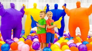 Шариковый куб с Крисом и друзьями