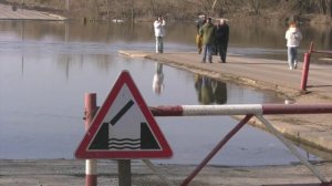 Понтонный мост в Шилово убрали из-за большого притока воды