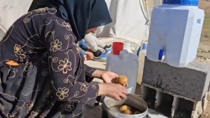 267ч.Кочевая жизнь: строительство туалета и первый весенний урожай!