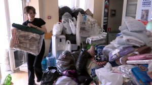 Севастопольцы везут гуманитарную помощь для пострадавших от взрыва на улице Корчагина