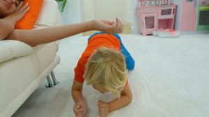 Крис и волшебные невидимые костюмы