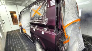 Перекрашиваем семейный автобус в уникальный цвет.