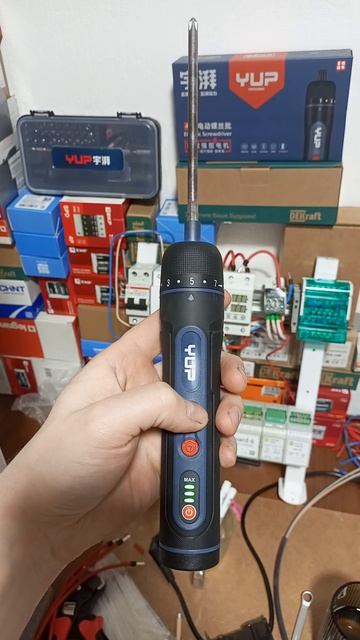 ЭЛЕКТРОМОНТАЖНЫЙ ИНСТРУМЕНТ - АККУМУЛЯТОРНАЯ ОТВËРТКА