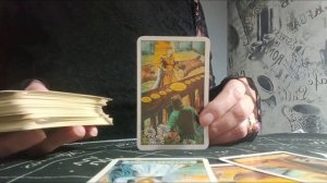 Что вас внезапно порадует? Расклад Таро